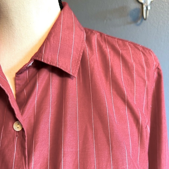 ANN TAYLOR STRIPED COLLAR SHIRT WITH TWIST TIE AT THE WAIST. SIZE 14. - Picture 4 of 5